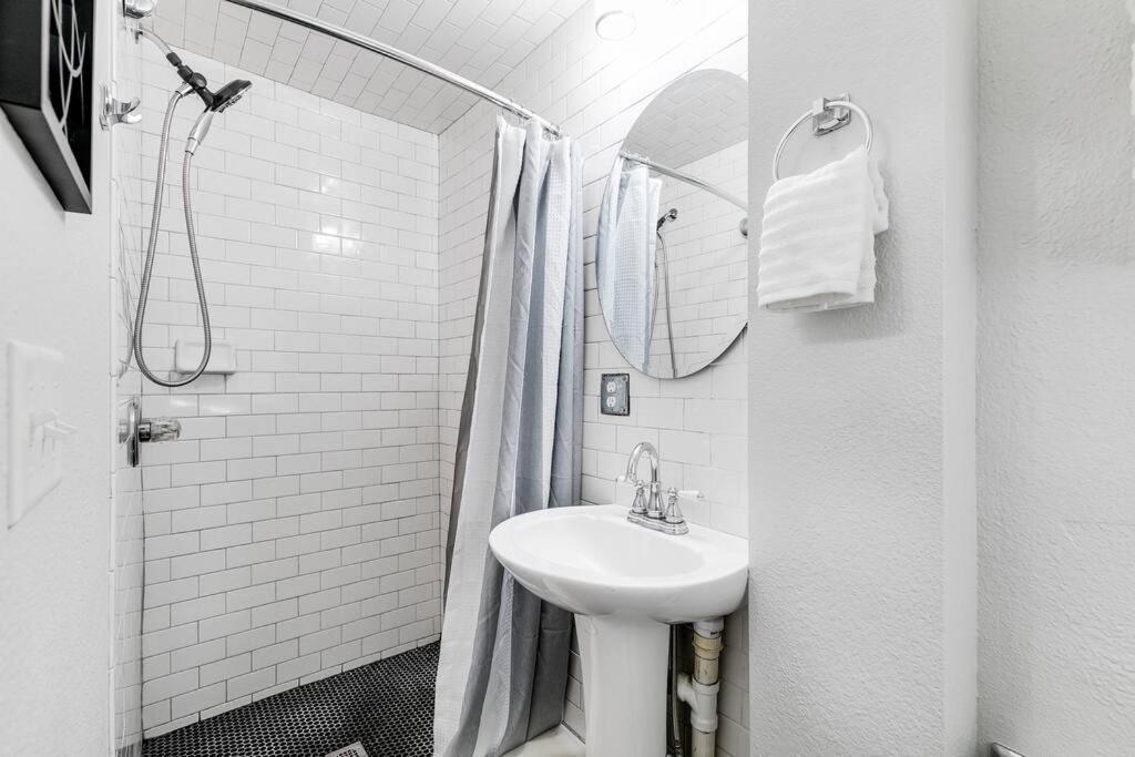 Апартаменты Charming, Happy 1-Bed Oasis: Rva Retreat Awaits! Ричмонд Экстерьер фото
